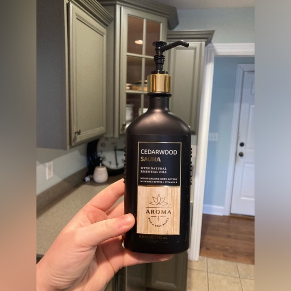 Cedar Wood Sauna Body Lotion - Picture 2 of 2